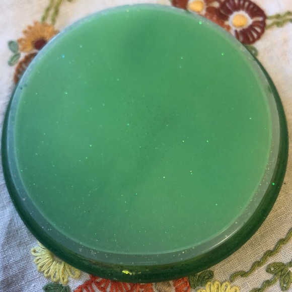 Handmade resin scraps tray - Picture 5 of 5